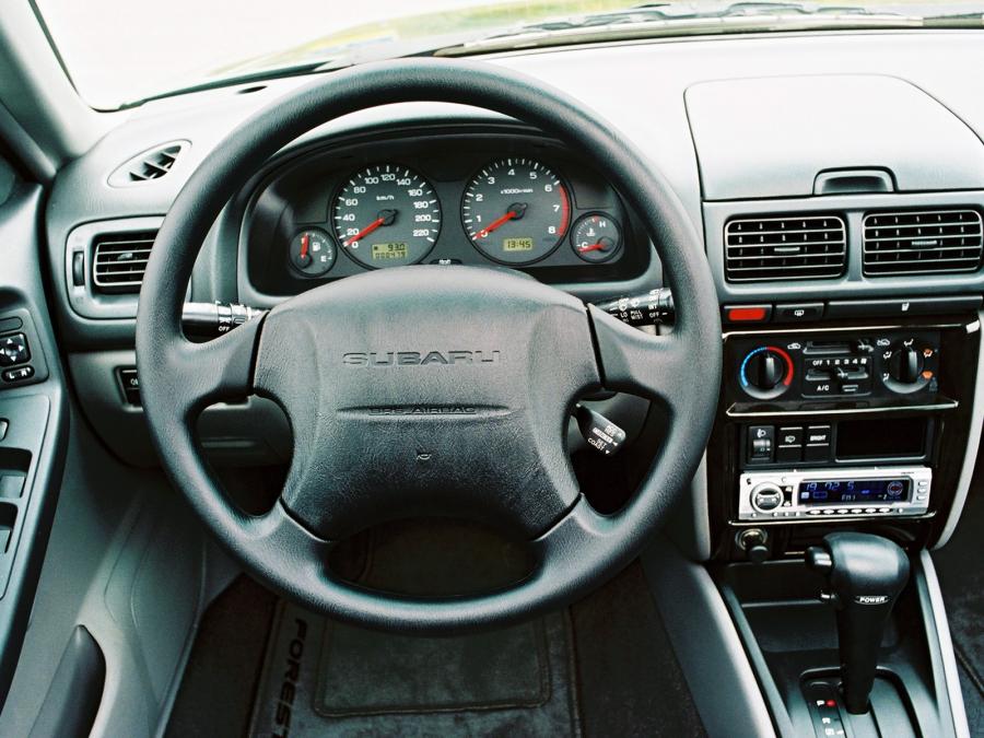 Панель приборов Subaru Forester 2.0GX 2000 года  (фото 7 из 9)